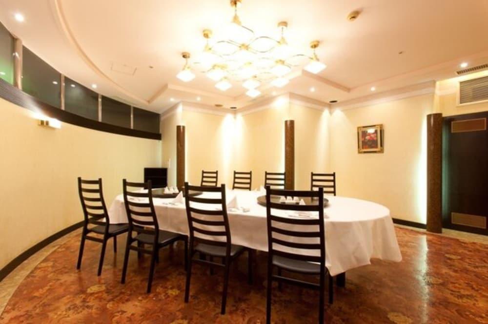 Airline Hotel Miyazaki Bagian luar foto